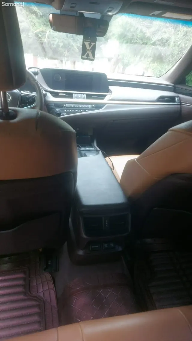 Lexus ES series 2020 · 3.0 AT