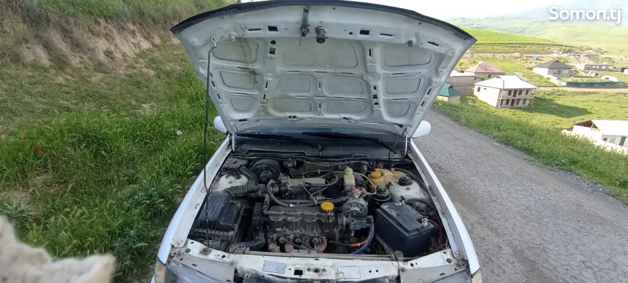 Daewoo Nexia 1995 · 1.6 MT