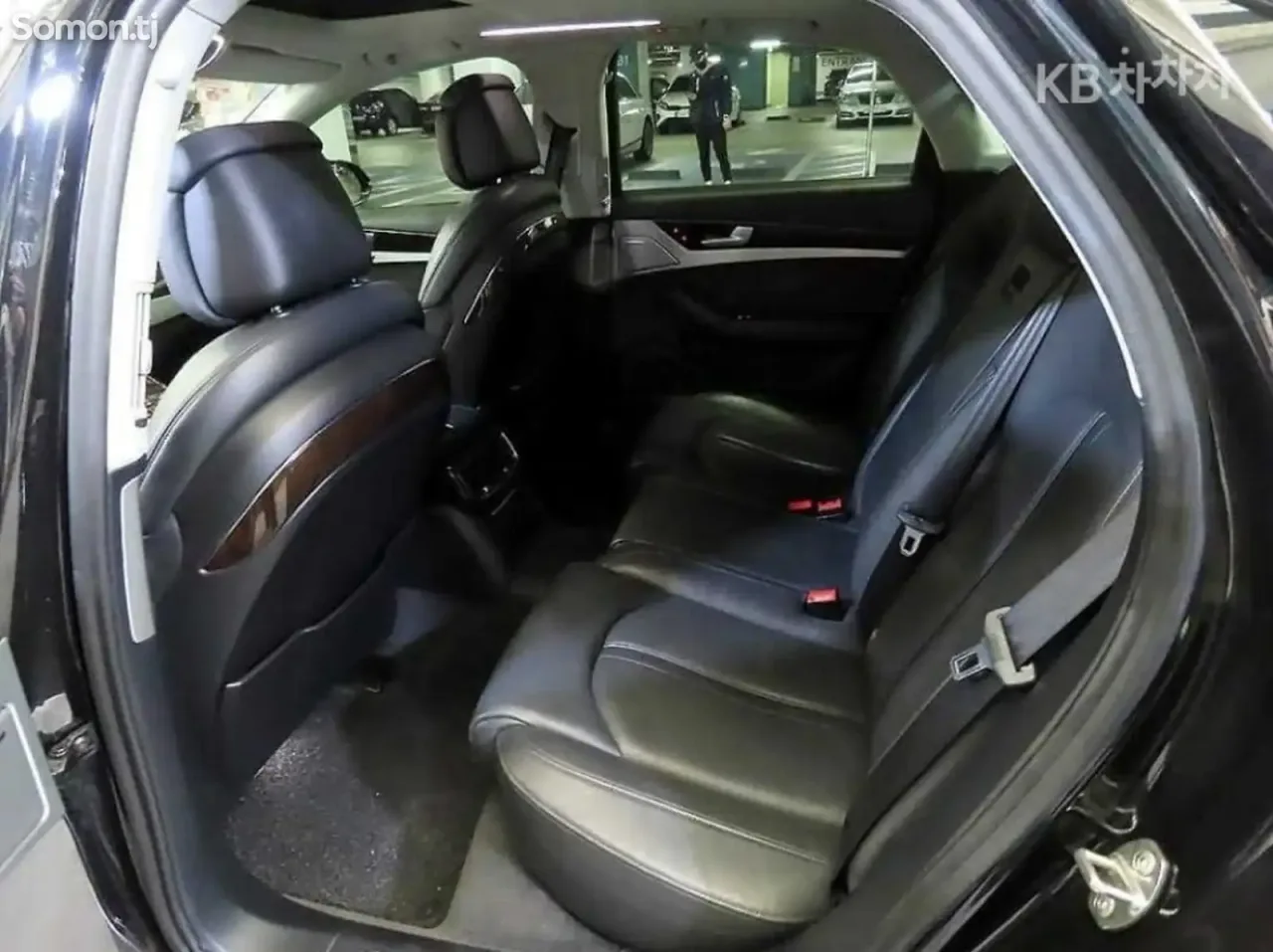 Audi A8 2015 · 4.2 AT