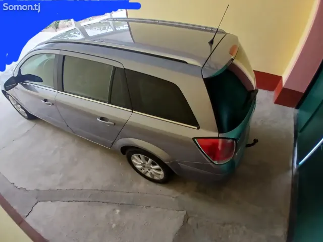 Opel Astra H 2006 · 1.6 MT