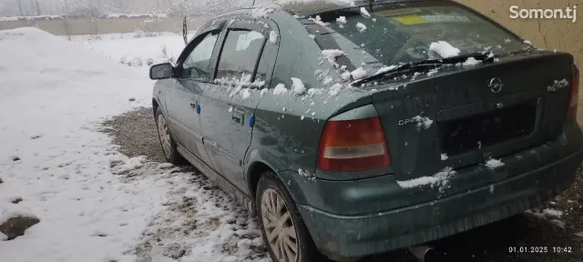 Opel Astra G 1999 · 1.6 MT