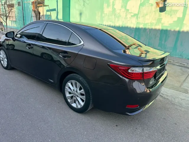 Lexus ES series 2014 · 3.5 AT