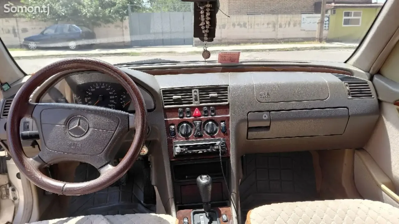 Mercedes-Benz C class 1995 · 1.8 AT