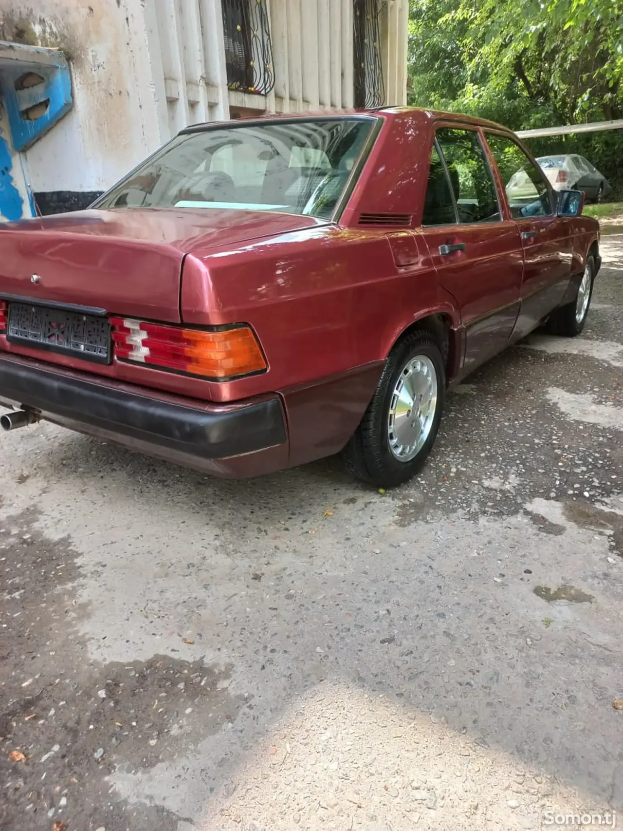 Mercedes-Benz W201 1992 · 2.0 MT