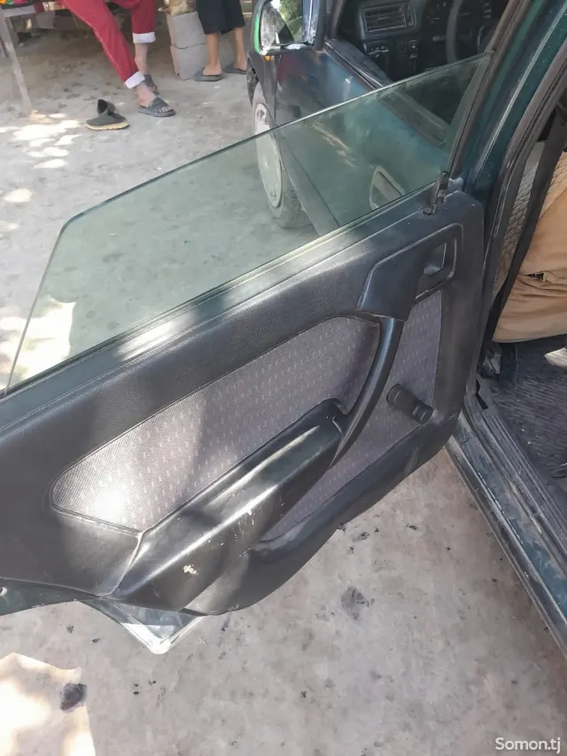 Opel Vectra A 1995 · 1.6 MT