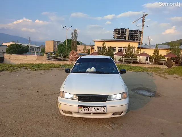 Daewoo Nexia 1995 · 1.5 MT