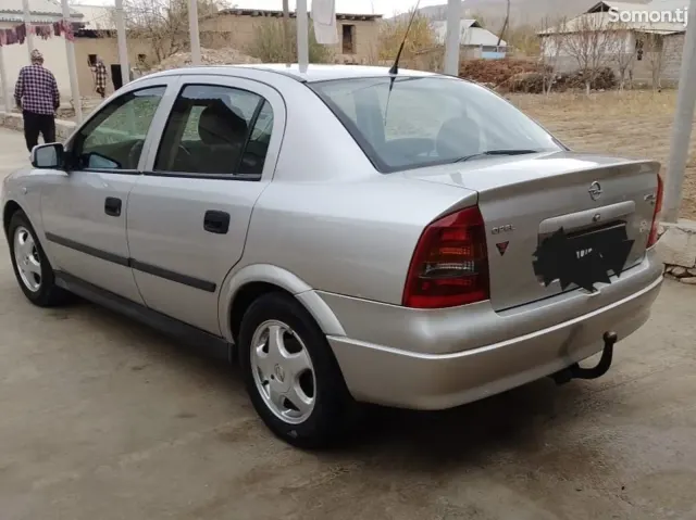 Opel Astra G 1999 · 1.6 MT