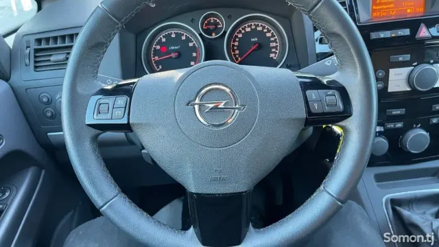 Opel Zafira 2014 · 1.7 MT