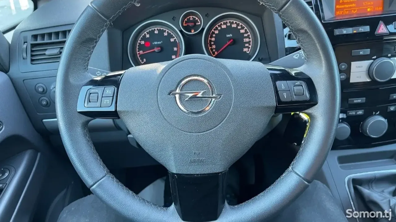 Opel Zafira 2014 · 1.7 MT