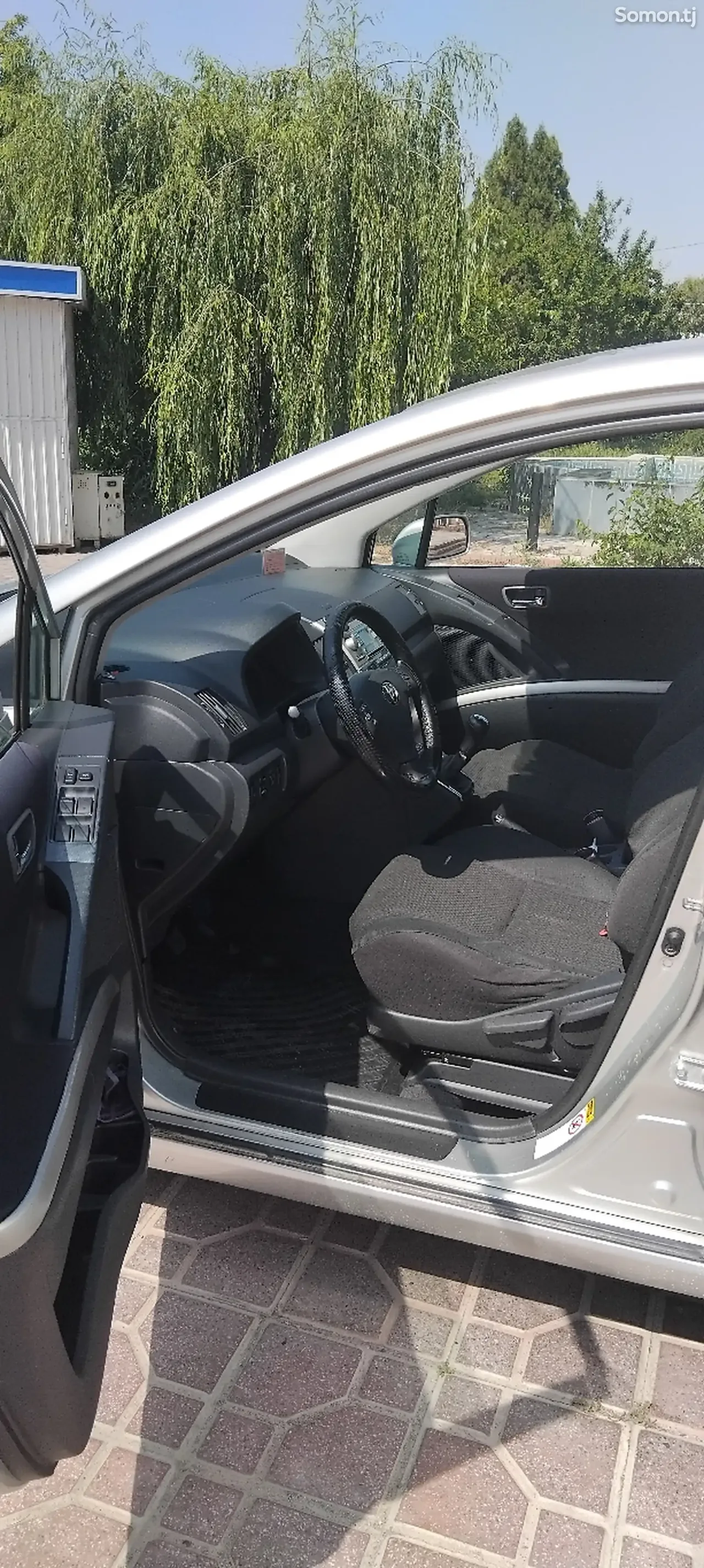 Toyota Verso 2006 · 2.2 MT