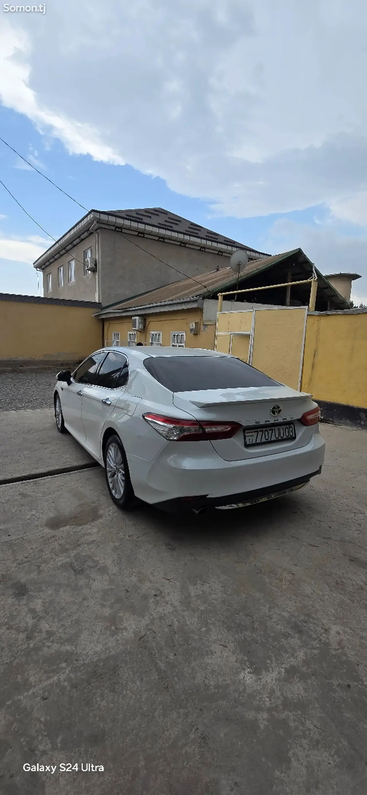 Toyota Camry 2018 · 2.5 AT