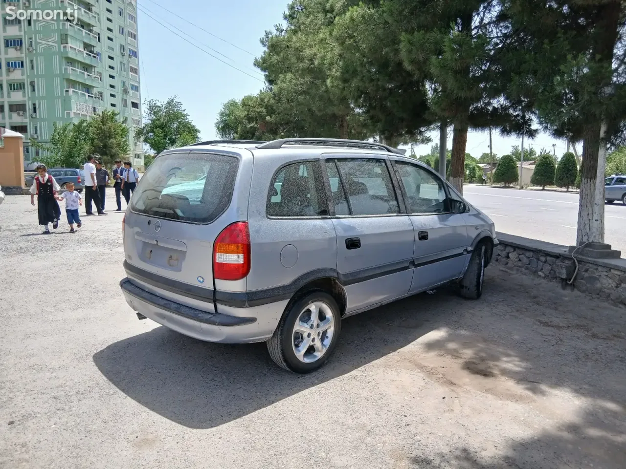 Opel Zafira 2002 · 2.2 MT