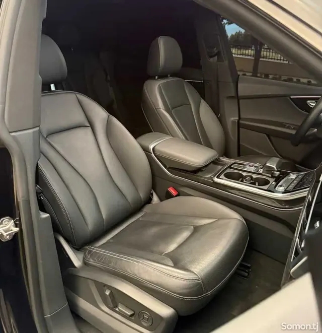 Audi Q8 2021 · 3.0 AT