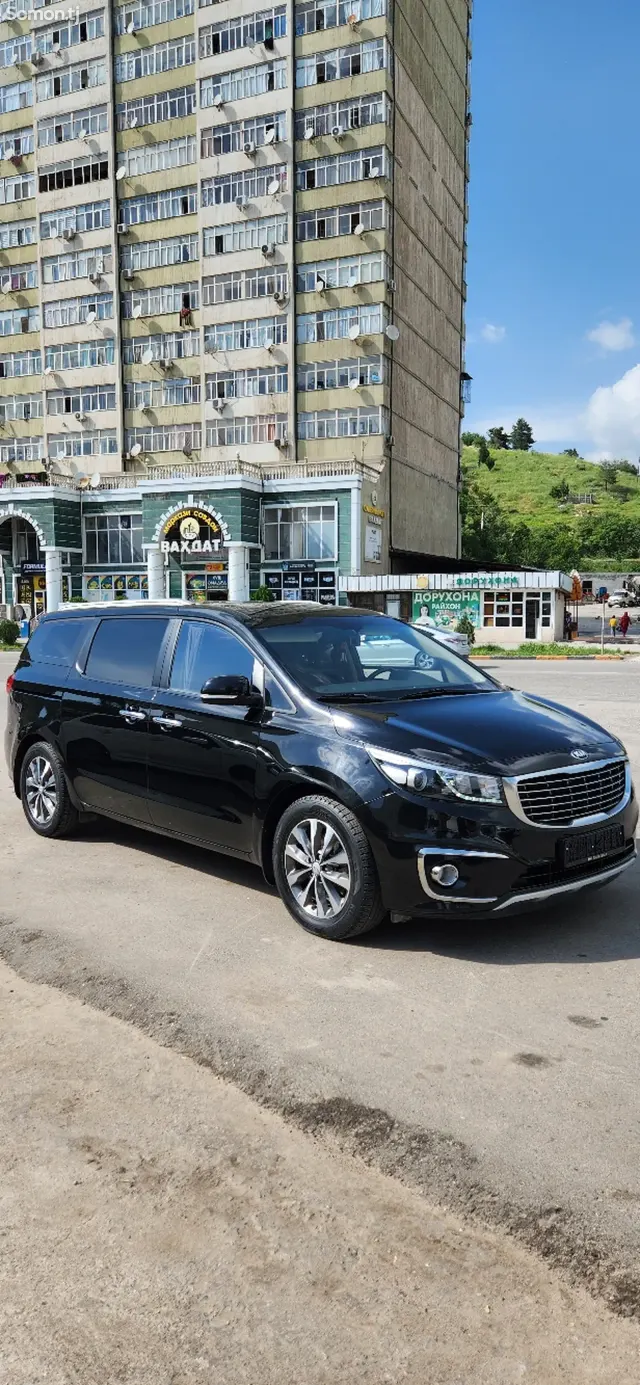 Kia Carnival 2017 · 2.2 AT