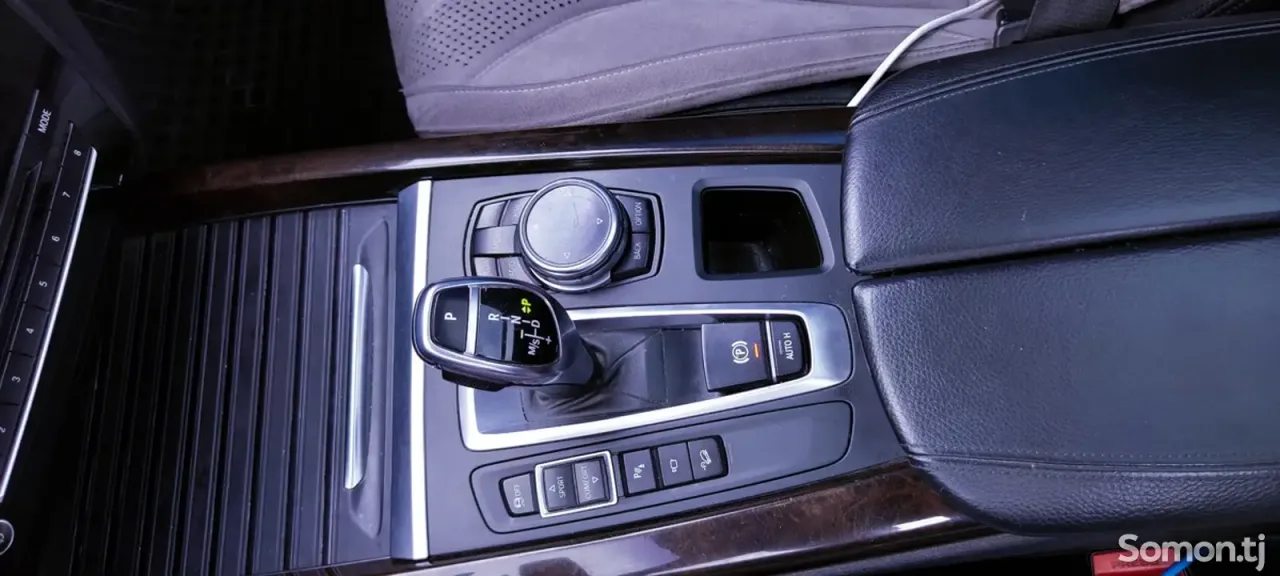 BMW X5 2015 · 3.0 AT
