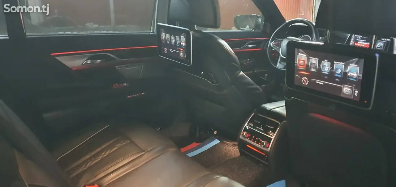 BMW 7 series 2017 · 3.0 CVT