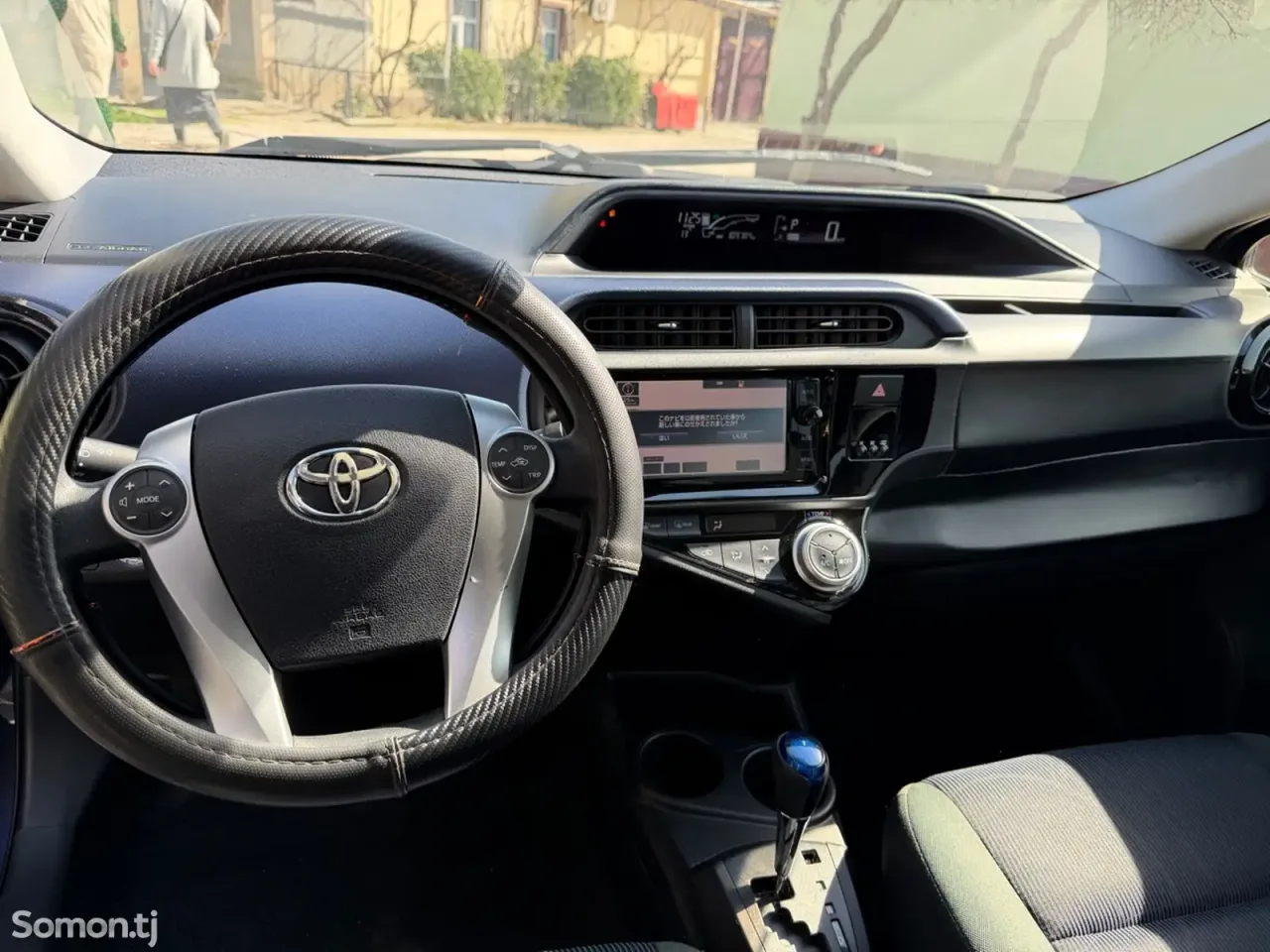 Toyota Aqua 2015 · 1.5 AT