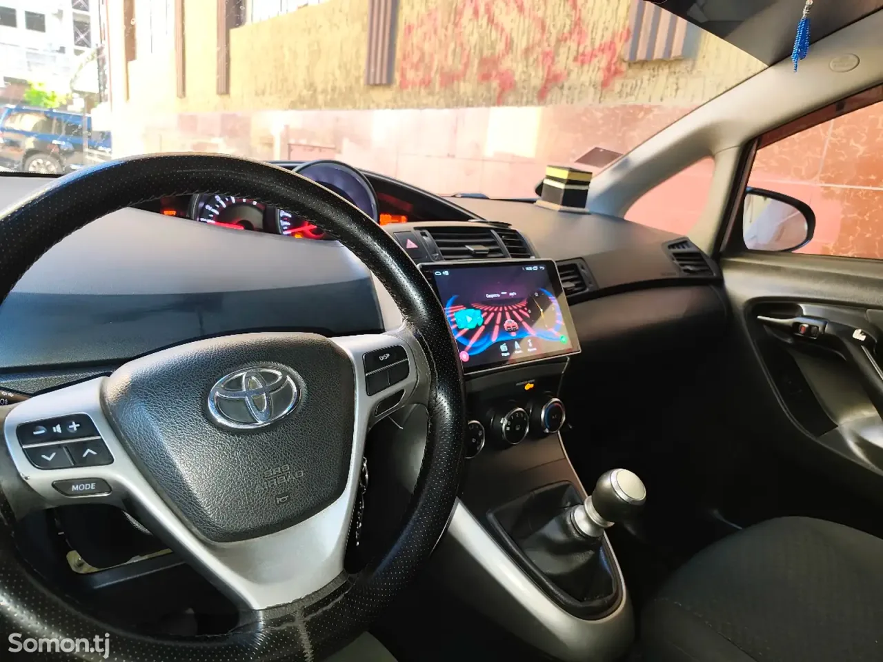 Toyota Verso 2014 · 1.6 MT