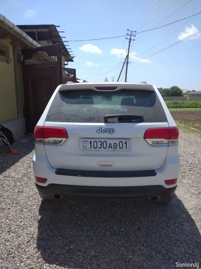 Jeep Grand Cherokee 2014 · 5.7 AT