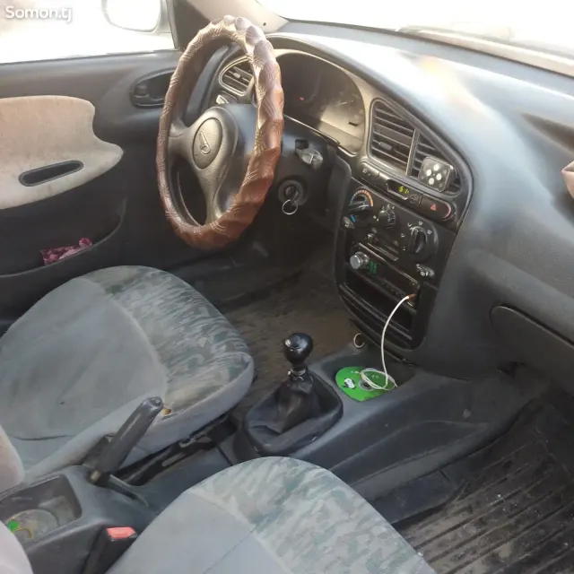 Daewoo Lanos 1997 · 1.6 MT