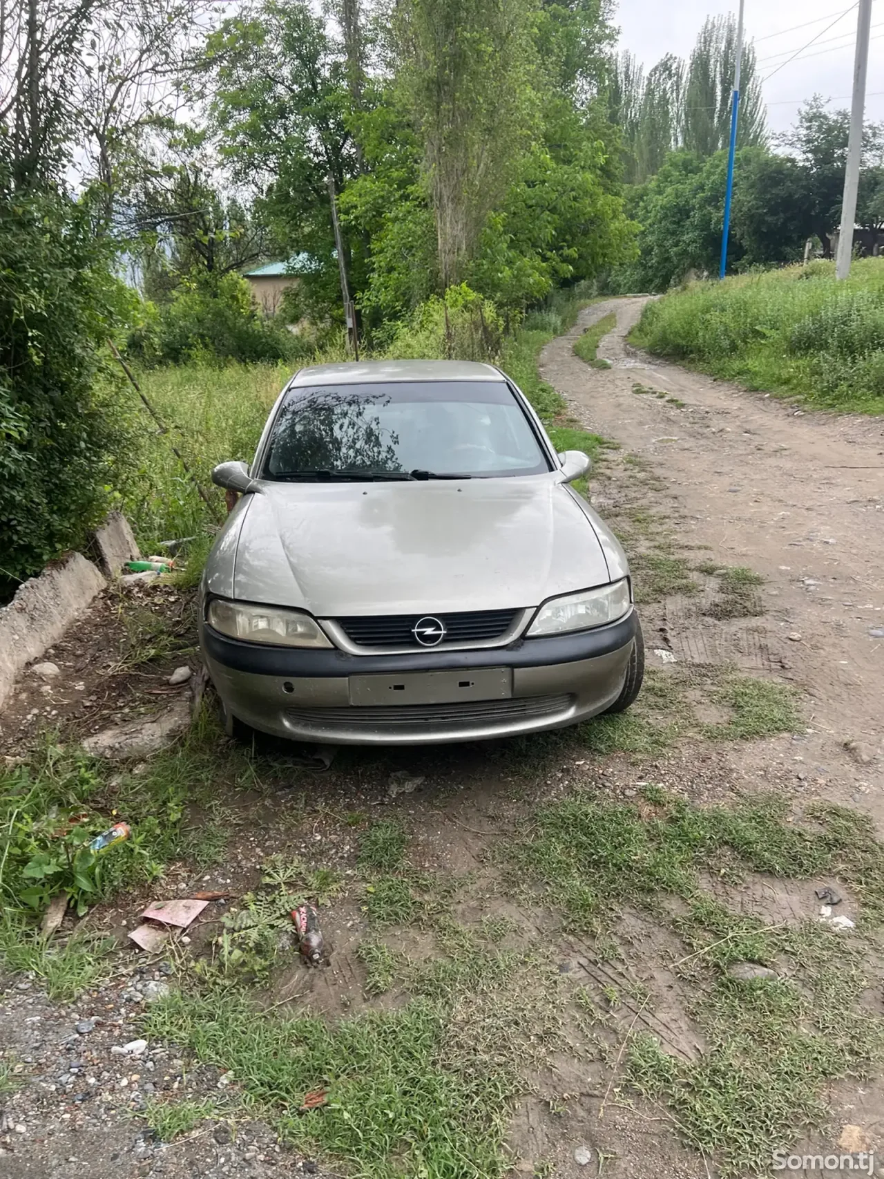 Opel Vectra B 1996 · 1.6 MT