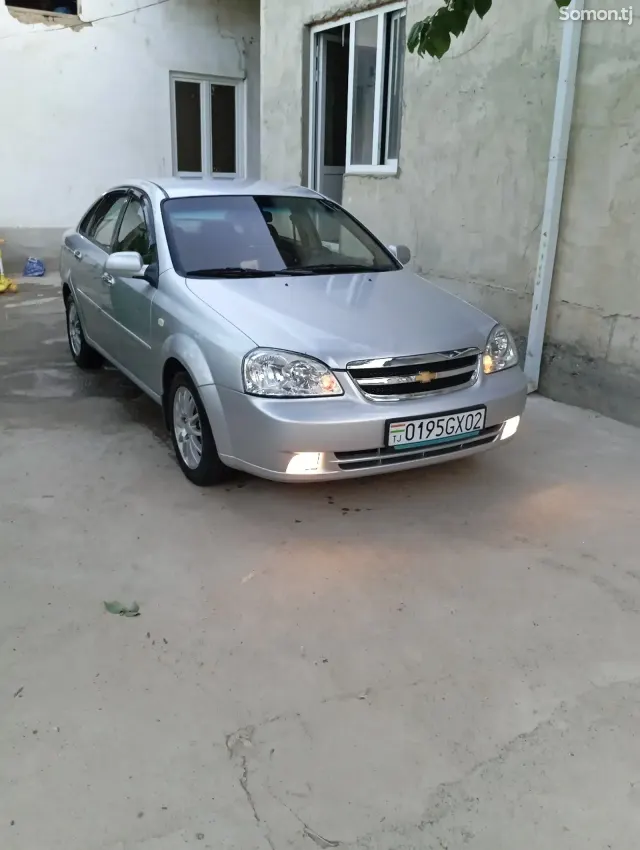 Chevrolet Lacetti 2004 · 1.6 AT
