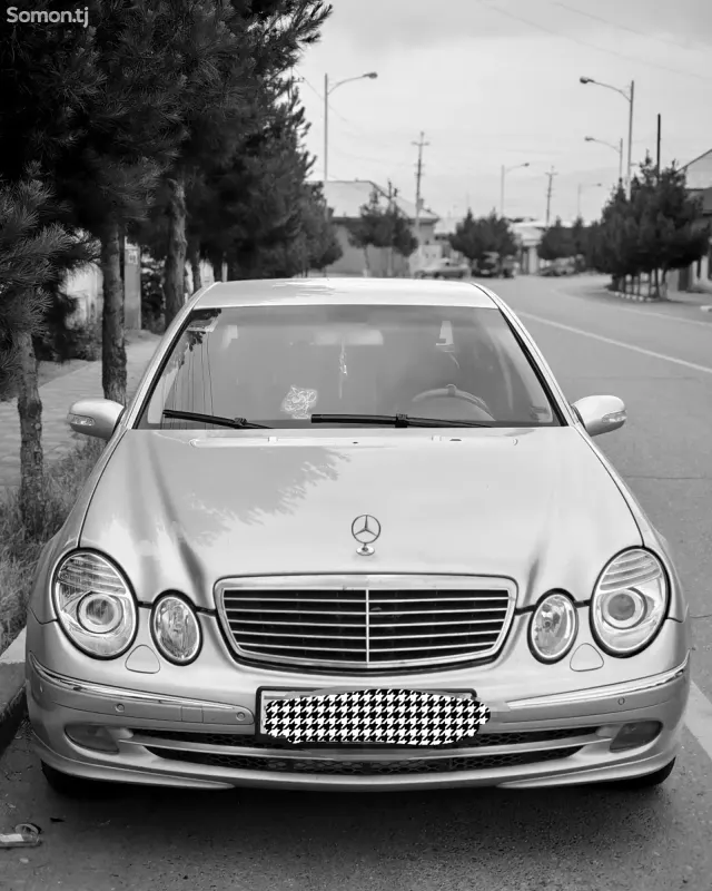 Mercedes-Benz E class 2002 · 3.2 AT