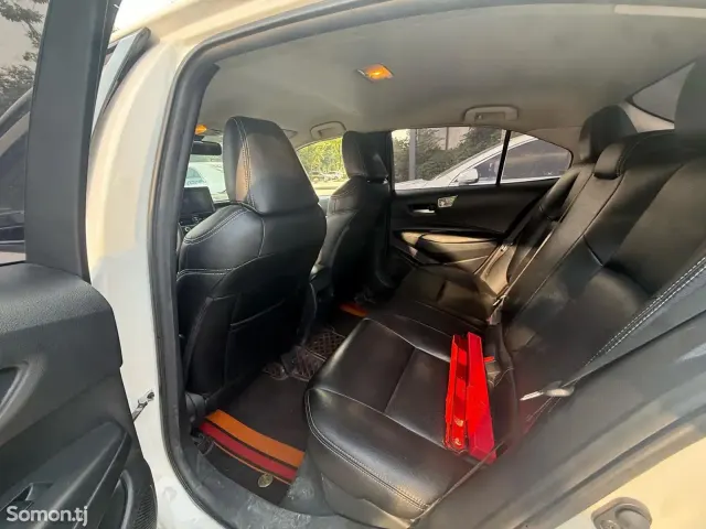 Toyota Corolla 2022 · 1.8 AT