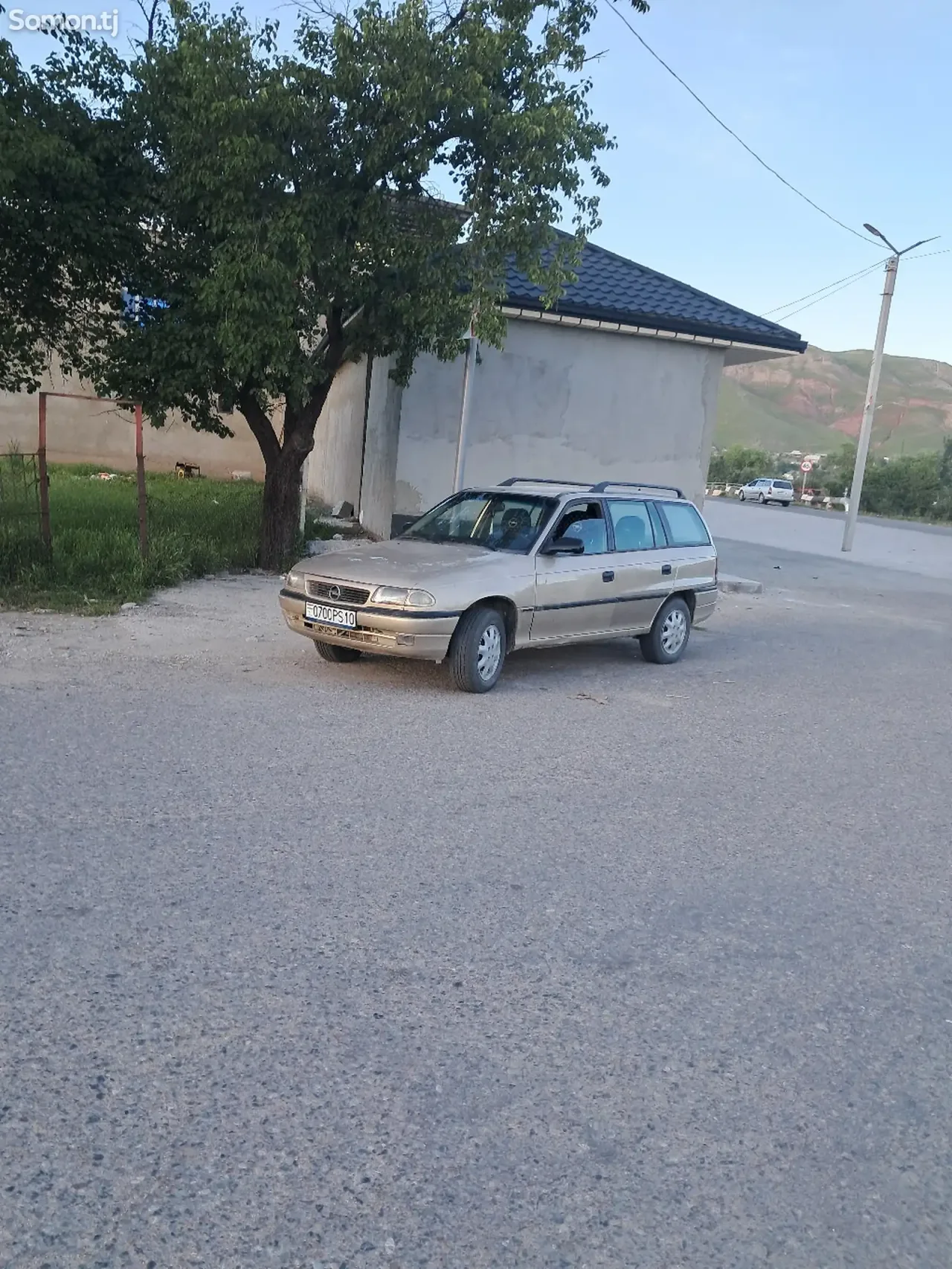 Opel Astra F 1998 · 1.6 MT