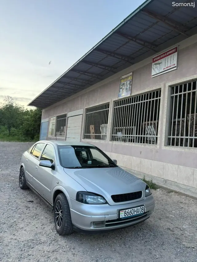 Opel Astra G 2000 · 1.6 AT