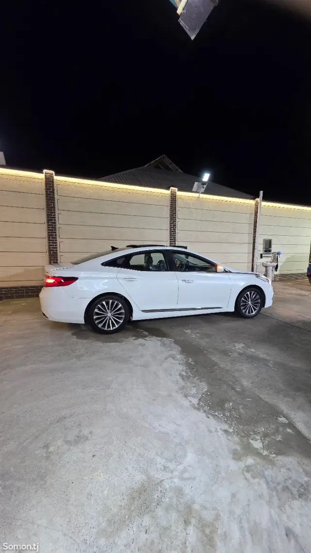 Hyundai Grandeur 2014 · 2.4 AT