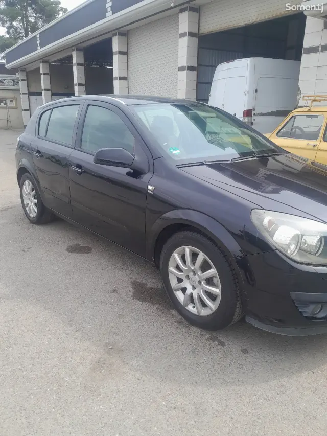 Opel Astra H 2006 · 1.6 MT