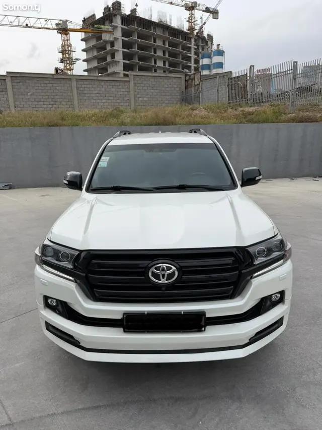 Toyota Land Cruiser 2018 · 4.5 AT