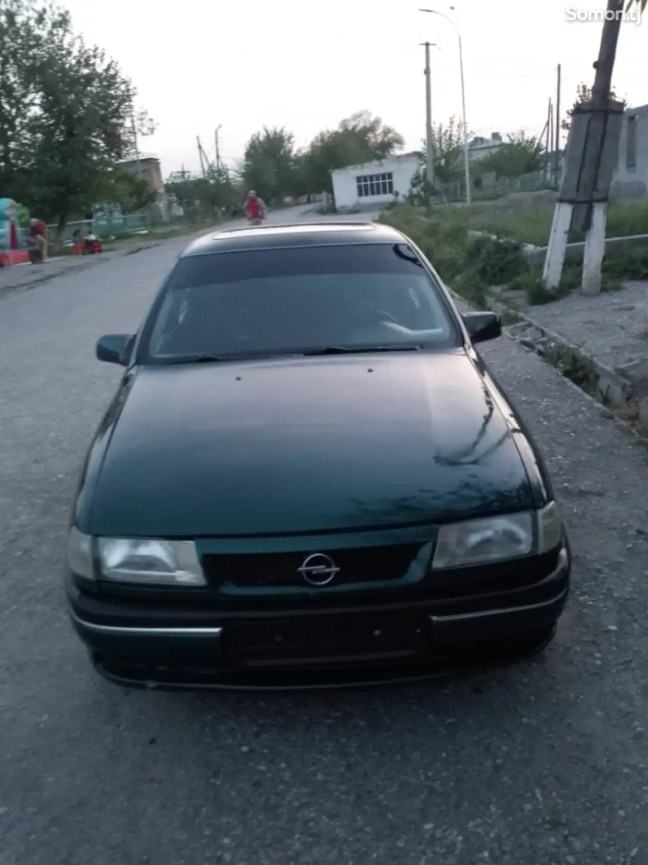 Opel Vectra A 1994 · 1.6 MT