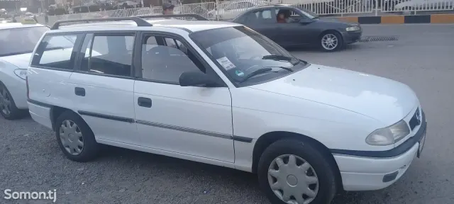 Opel Astra F 1997 · 1.8 MT
