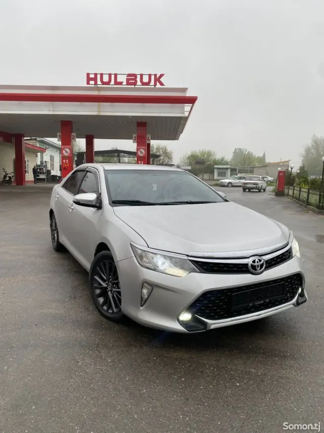 Toyota Camry 2017 · 2.5 AT