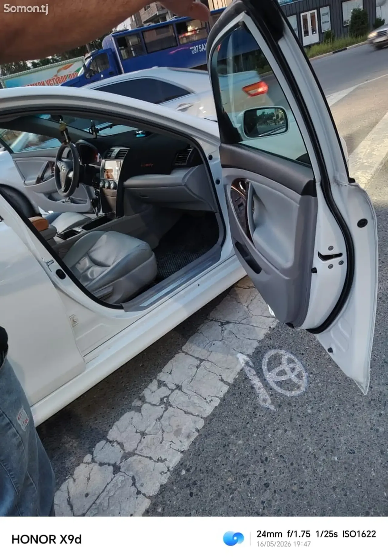 Toyota Camry 2011 · 2.5 AT
