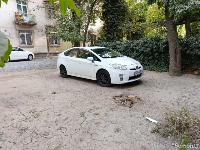 Toyota Prius 2010 · 1.8 AT