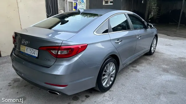 Hyundai Sonata 2015 · 2.0 AT