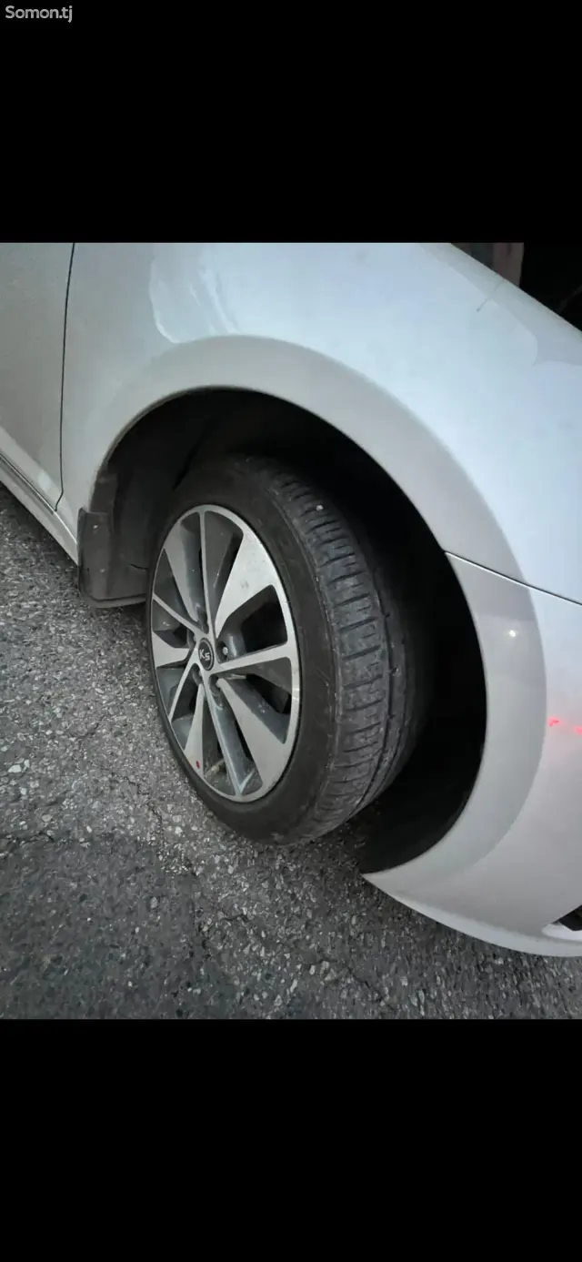 Kia K5 2015 · 2.0 AT