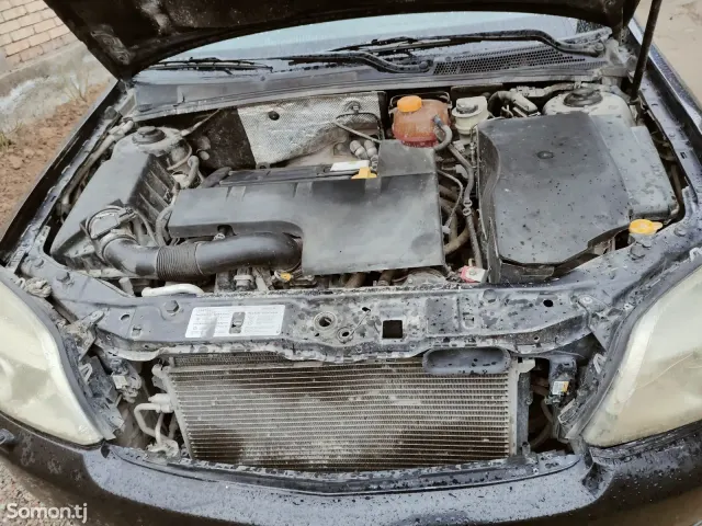 Opel Vectra C 2003 · 2.2 MT