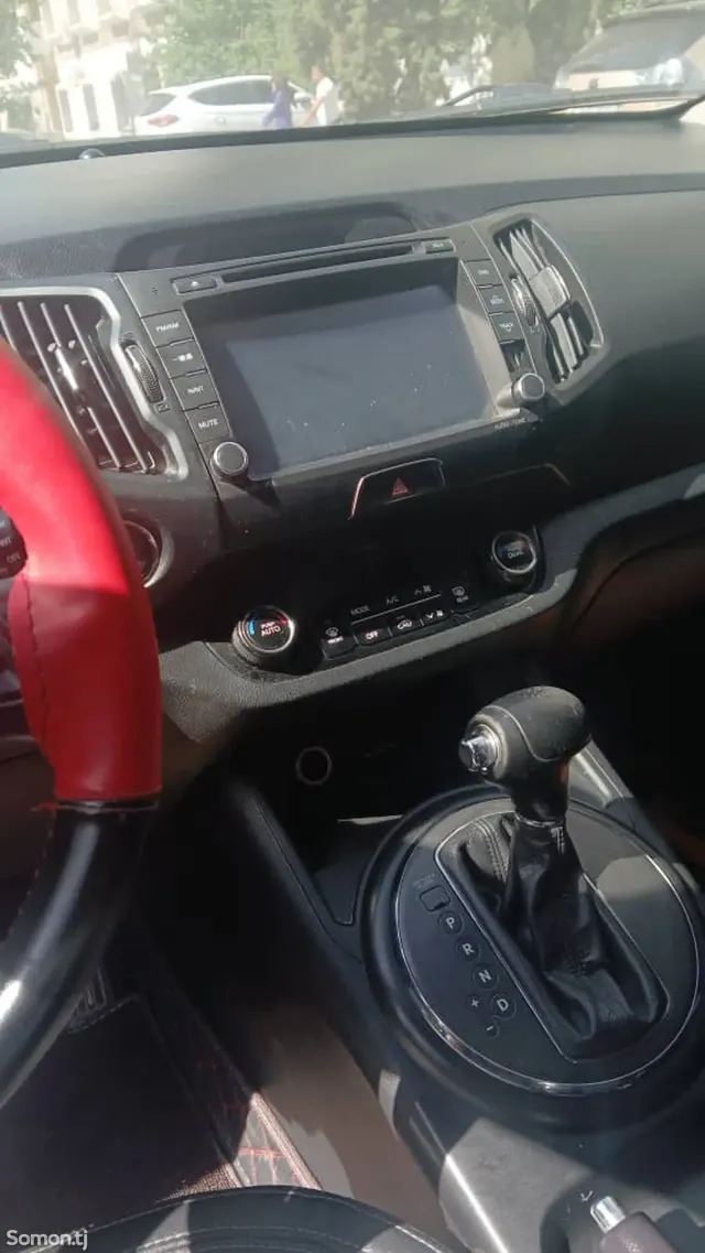 Kia Sportage 2015 · 2.0 AT