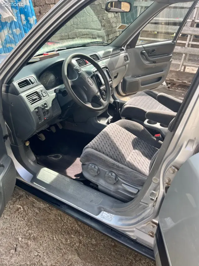 Honda CR-V 2001 · 2.0 MT