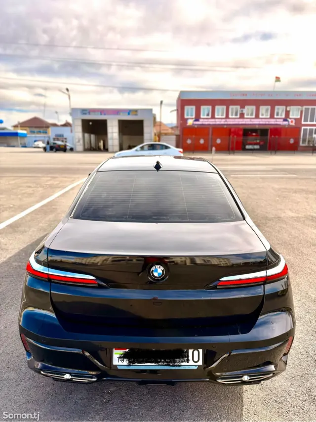 BMW 7 series 2011 · 3.5 AT