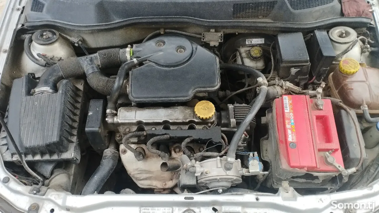 Opel Astra G 1998 · 1.6 MT