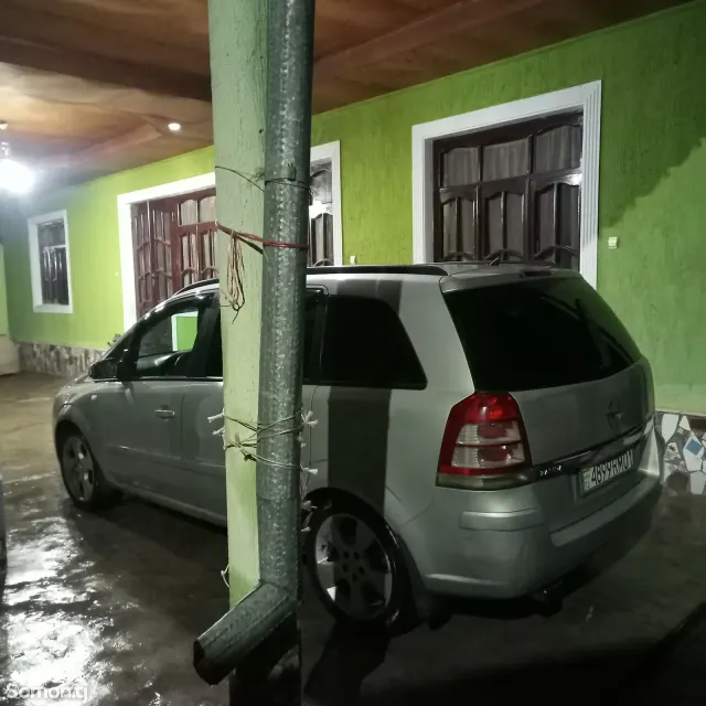 Opel Zafira 2006 · 1.8 MT