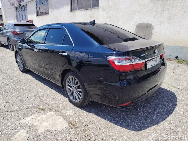 Toyota Camry 2015 · 2.5 AT