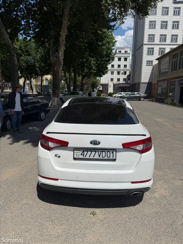 Kia K5 2026 · 2.0 AT