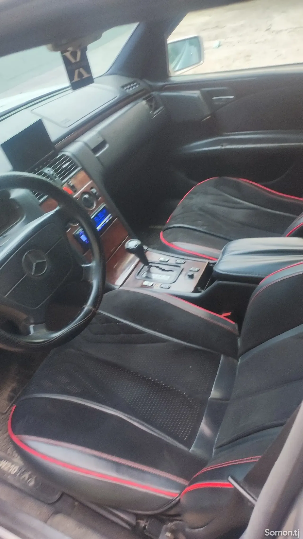 Mercedes-Benz E class 1997 · 2.2 AT