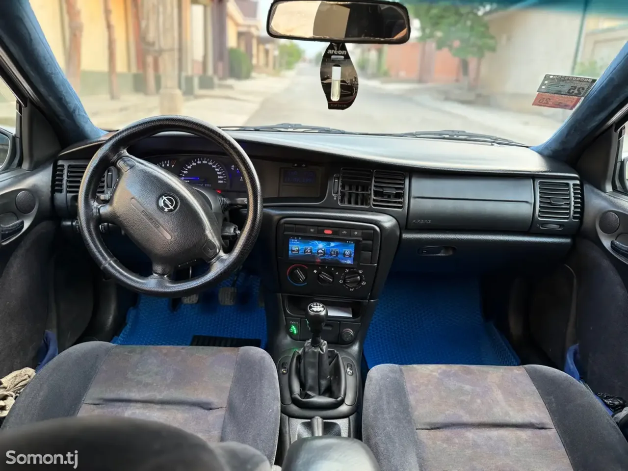 Opel Vectra B 2000 · 1.8 MT